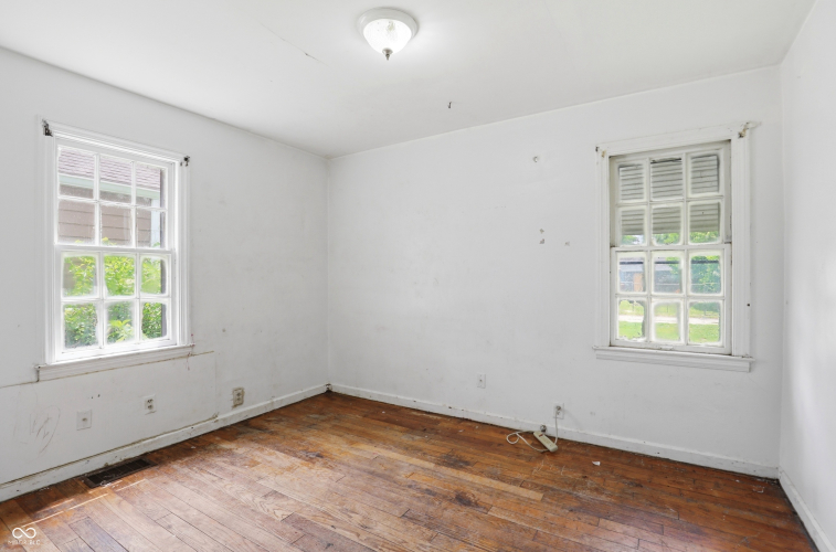 Listing Image 17