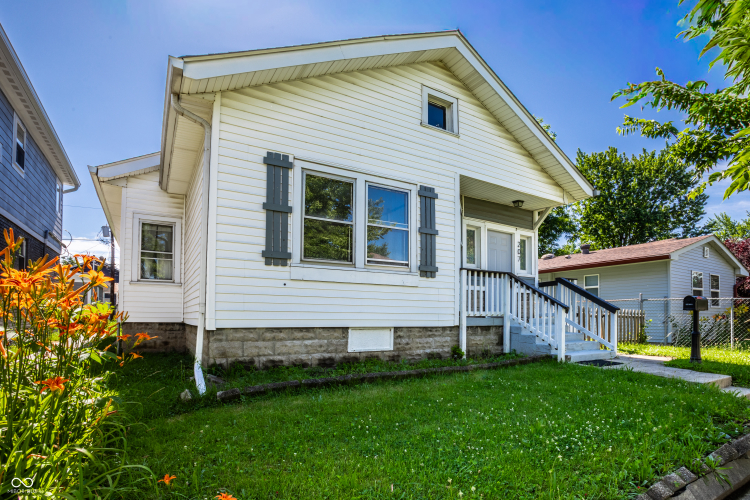 Listing Image 3