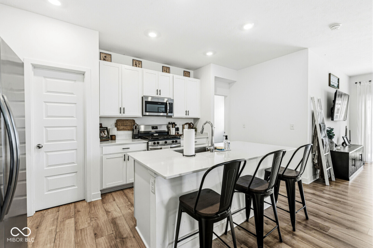Listing Image 13