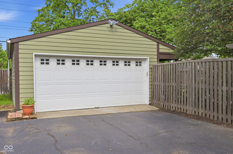 Listing Image 32