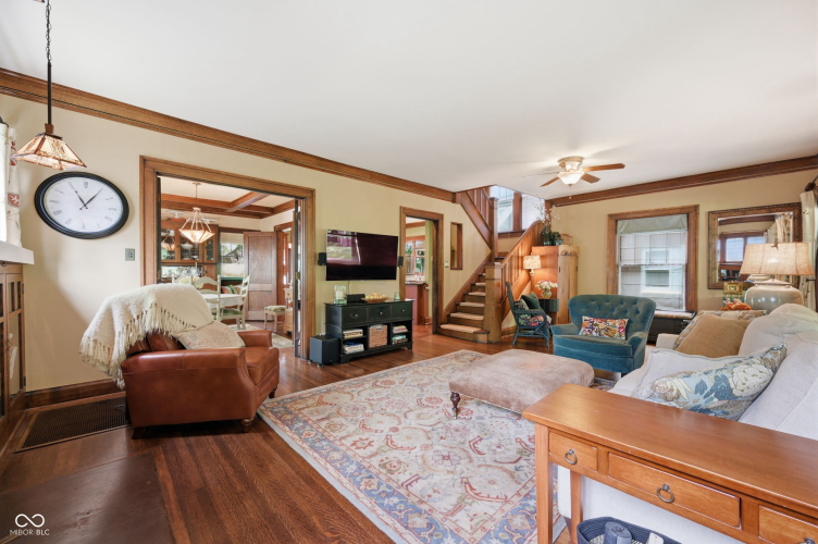 Listing Image 8
