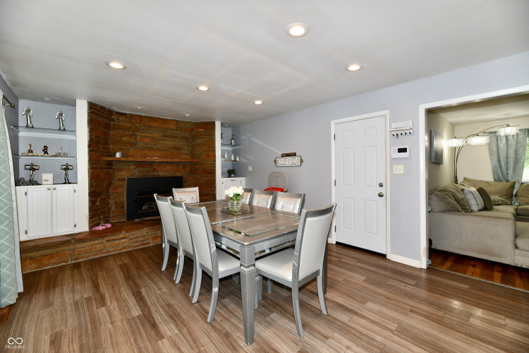 Listing Image 9