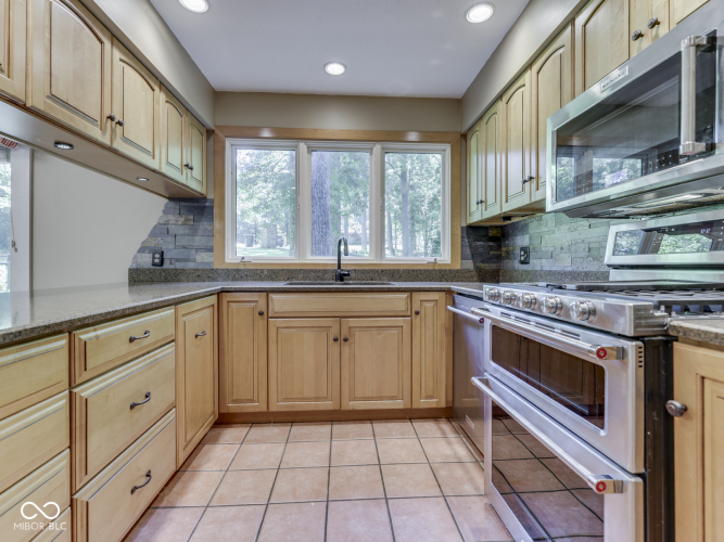 Listing Image 19