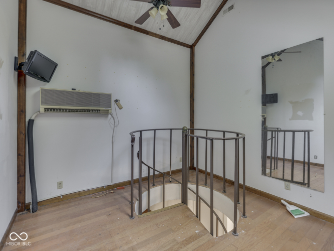 Listing Image 53