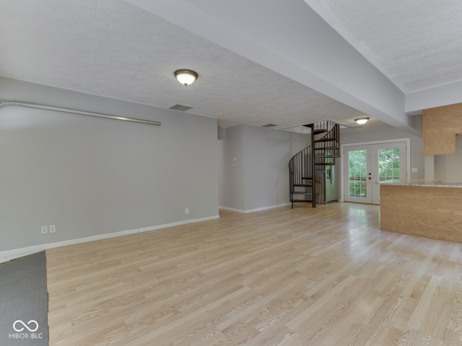 Listing Image 63