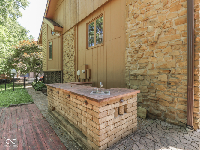 Listing Image 93
