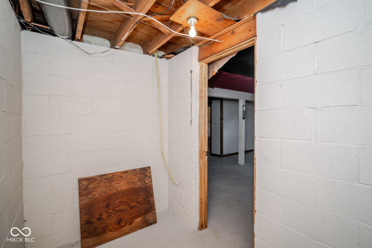 Listing Image 28