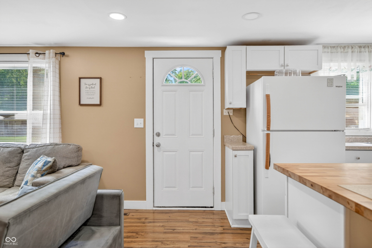 Listing Image 21