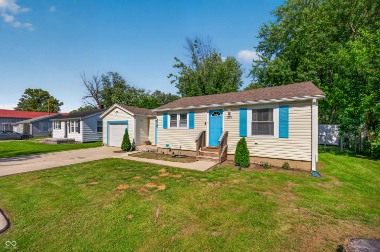 Listing Image 5