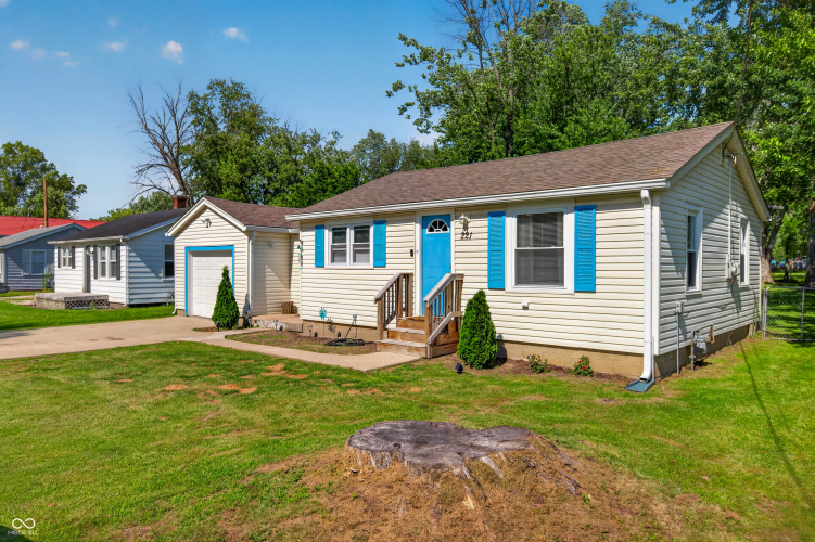 Listing Image 6