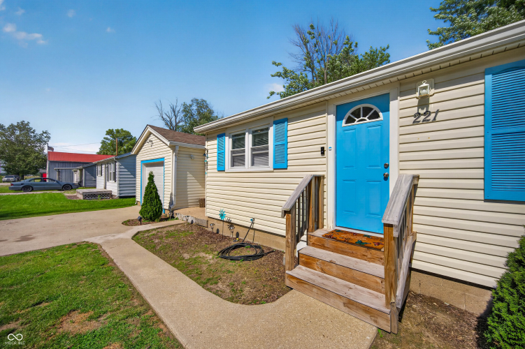 Listing Image 10
