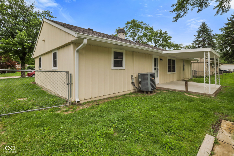 Listing Image 6