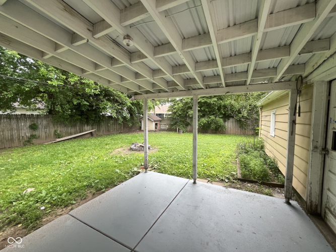 Listing Image 4