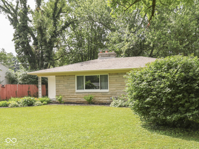 Listing Image 4