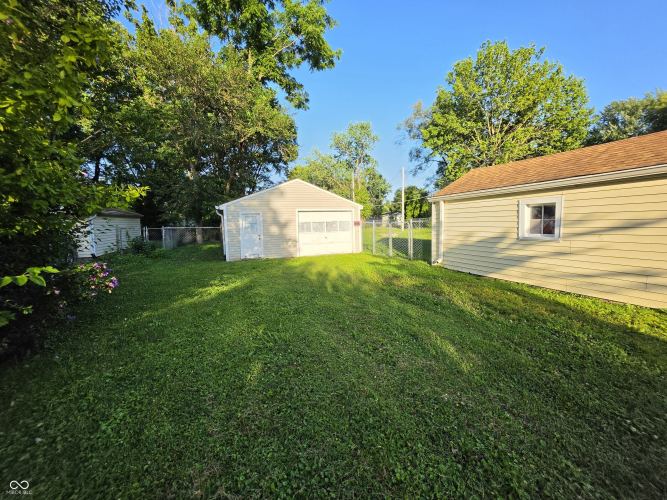 Listing Image 6