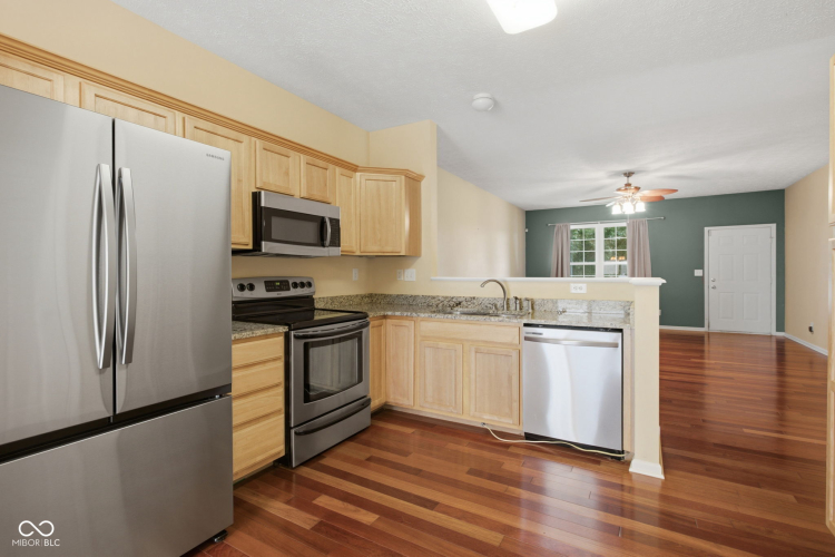 Listing Image 13