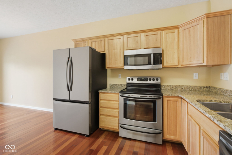 Listing Image 14