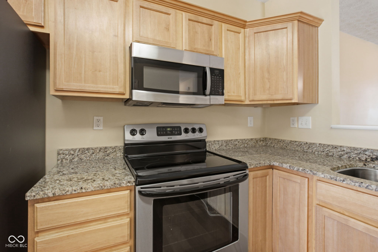 Listing Image 16