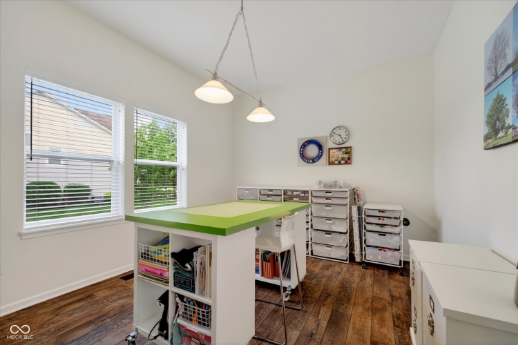 Listing Image 16