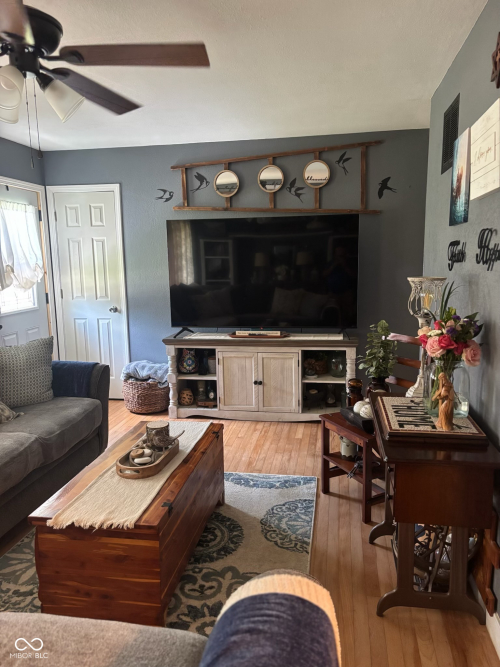 Listing Image 18
