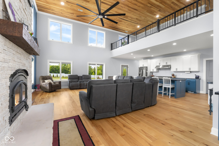 Listing Image 19