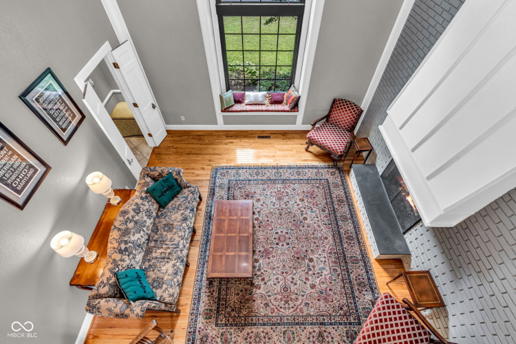 Listing Image 12