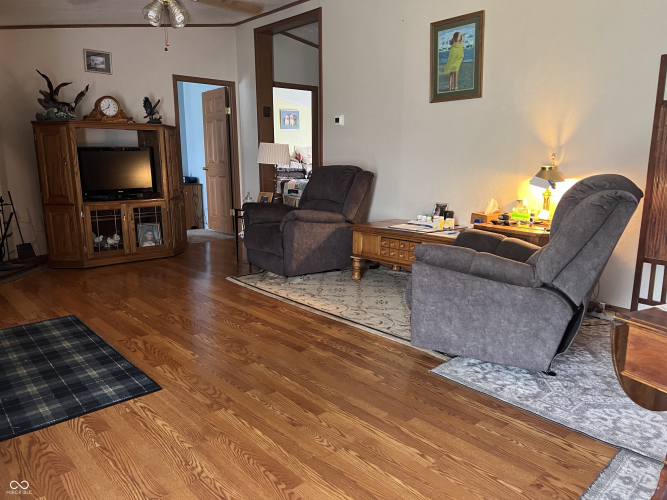Listing Image 17