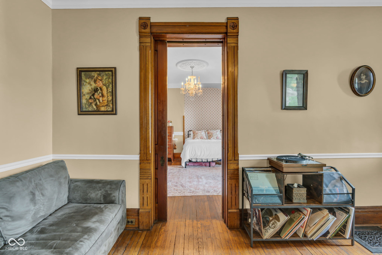 Listing Image 16