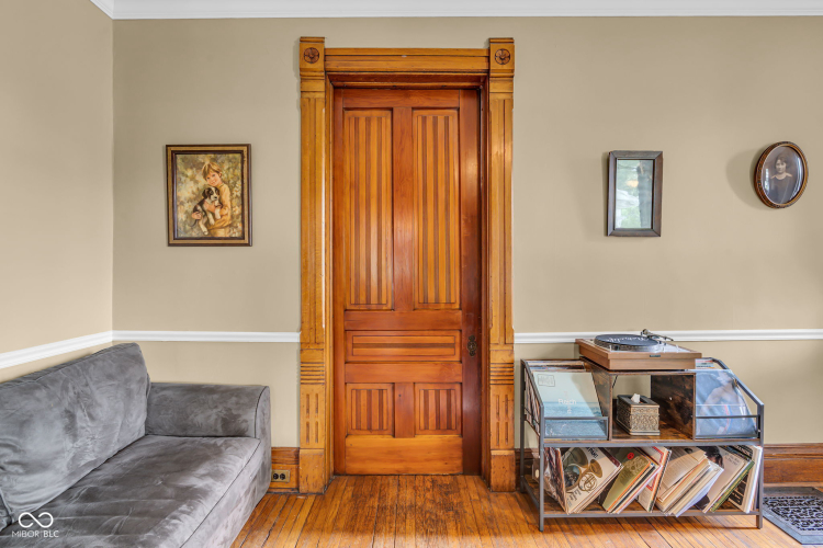 Listing Image 17