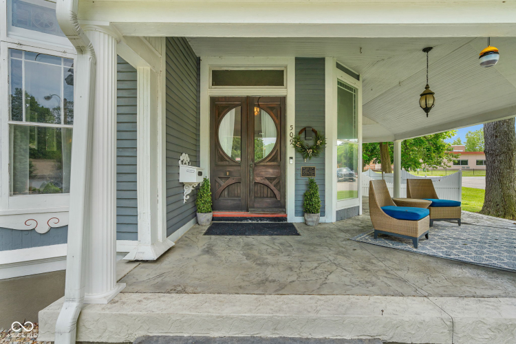 Listing Image 4