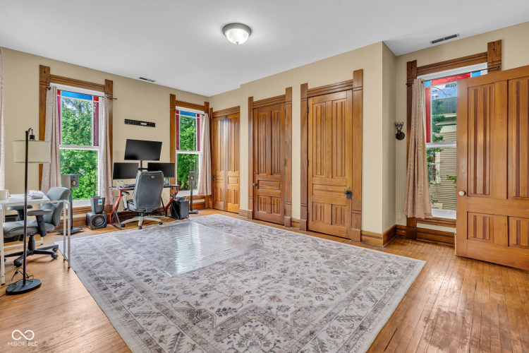 Listing Image 53