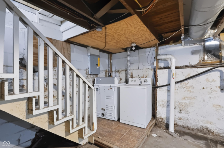 Listing Image 11
