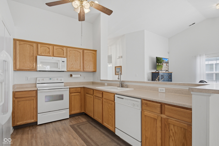 Listing Image 19