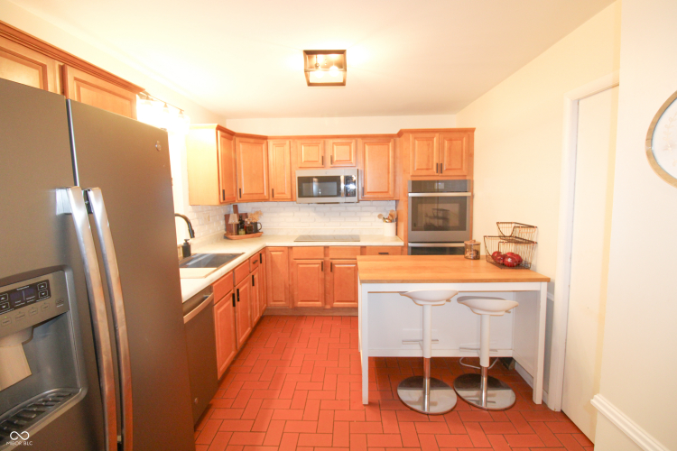 Listing Image 5