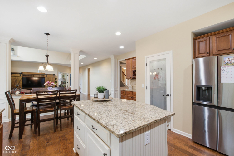 Listing Image 15