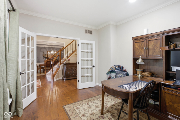 Listing Image 8