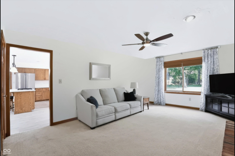 Listing Image 20