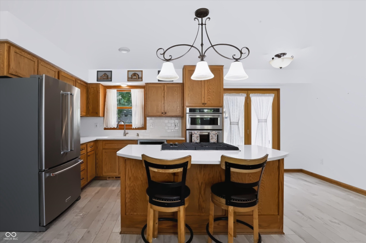 Listing Image 10