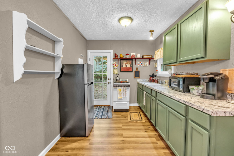 Listing Image 21