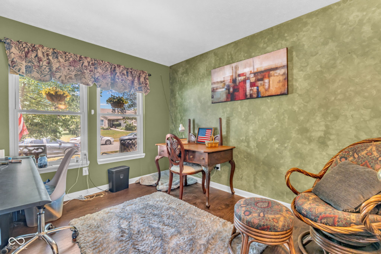 Listing Image 11
