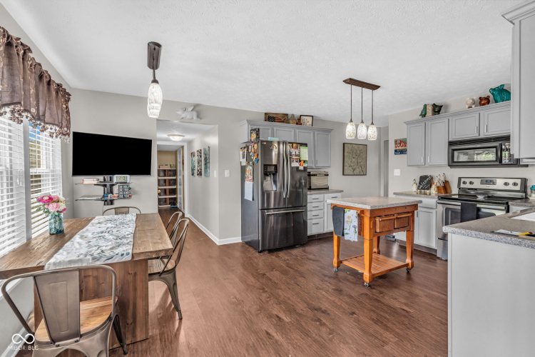Listing Image 15