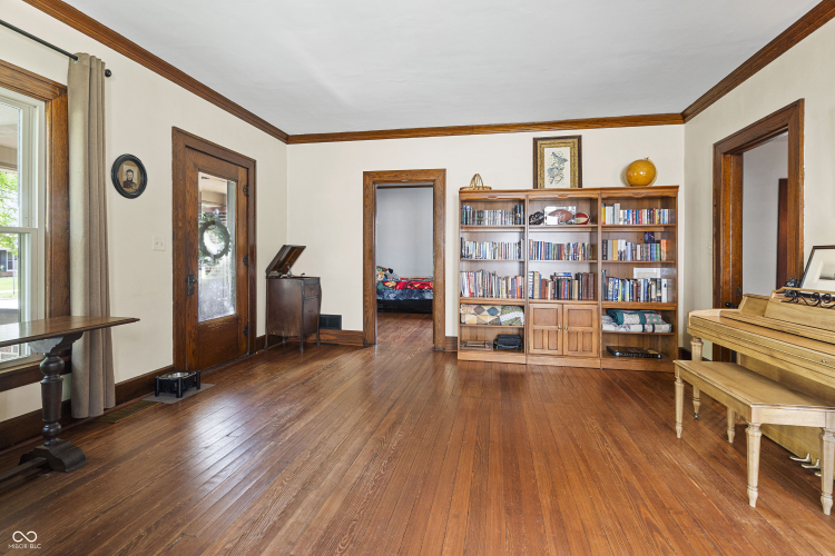 Listing Image 15