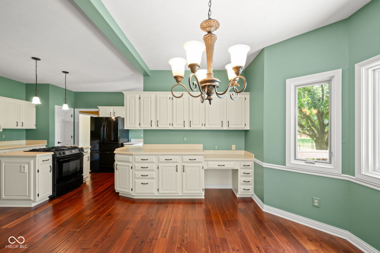 Listing Image 19