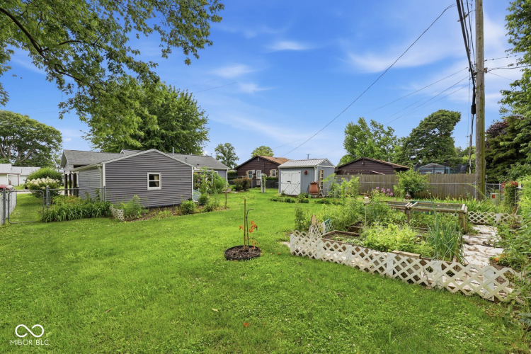 Listing Image 8