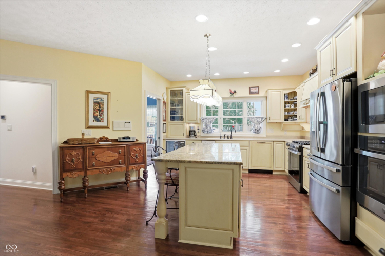 Listing Image 19