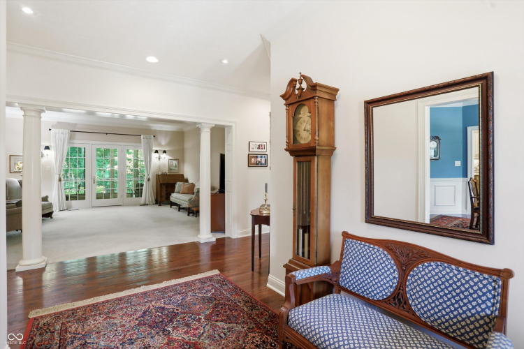 Listing Image 5