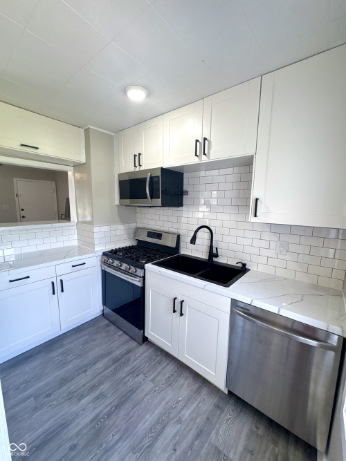 Listing Image 13