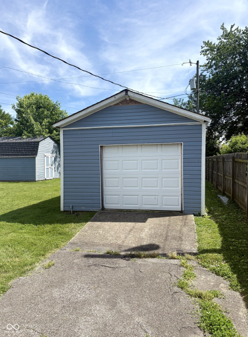 Listing Image 4