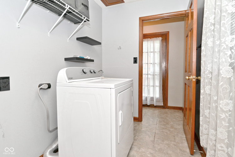 Listing Image 14