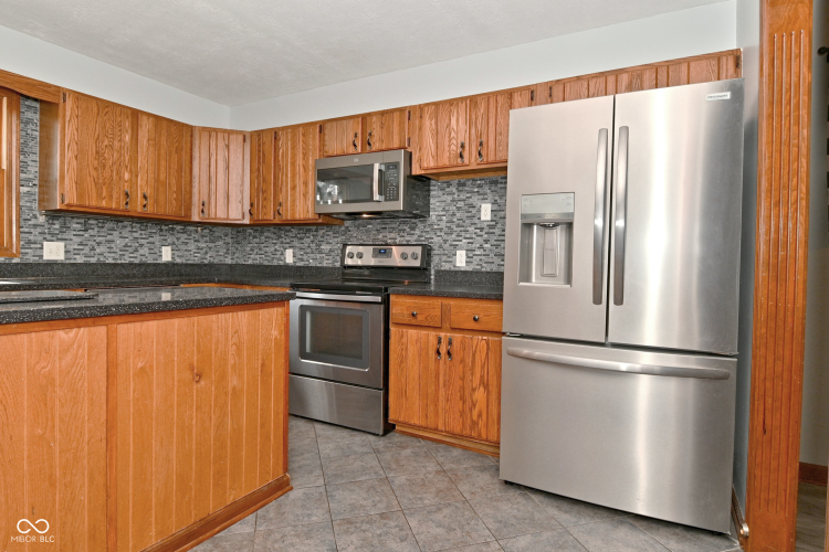 Listing Image 16